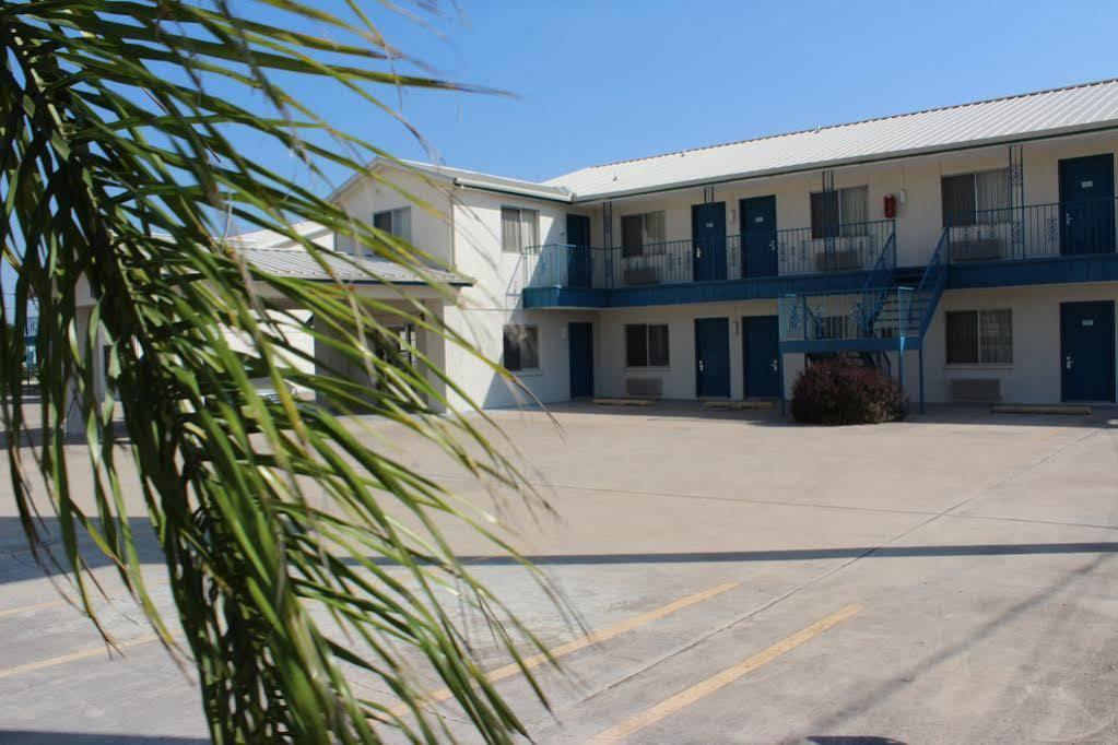 Texas Inn San Benito Near Harlingen Exteriör bild